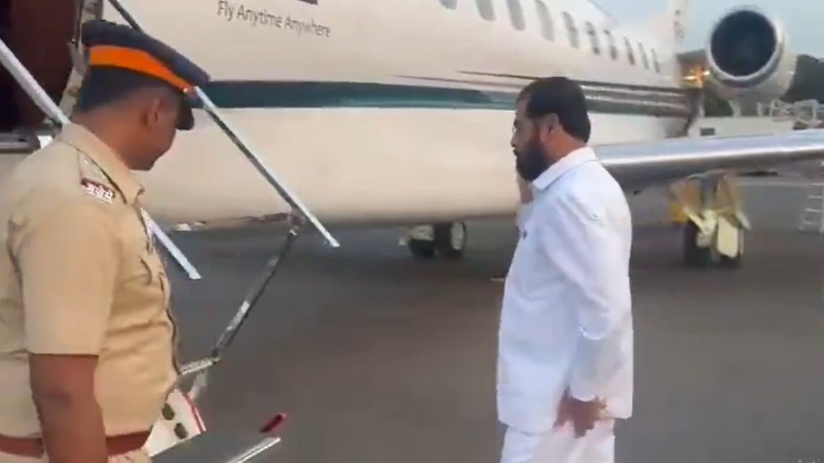 Maharashtra Deputy CM Eknath Shinde श्रीनगर साठी रवाना; जम्मू कश्मीर मध्ये अ‍डकलेल्यांना मदत करणार  (Watch Video)