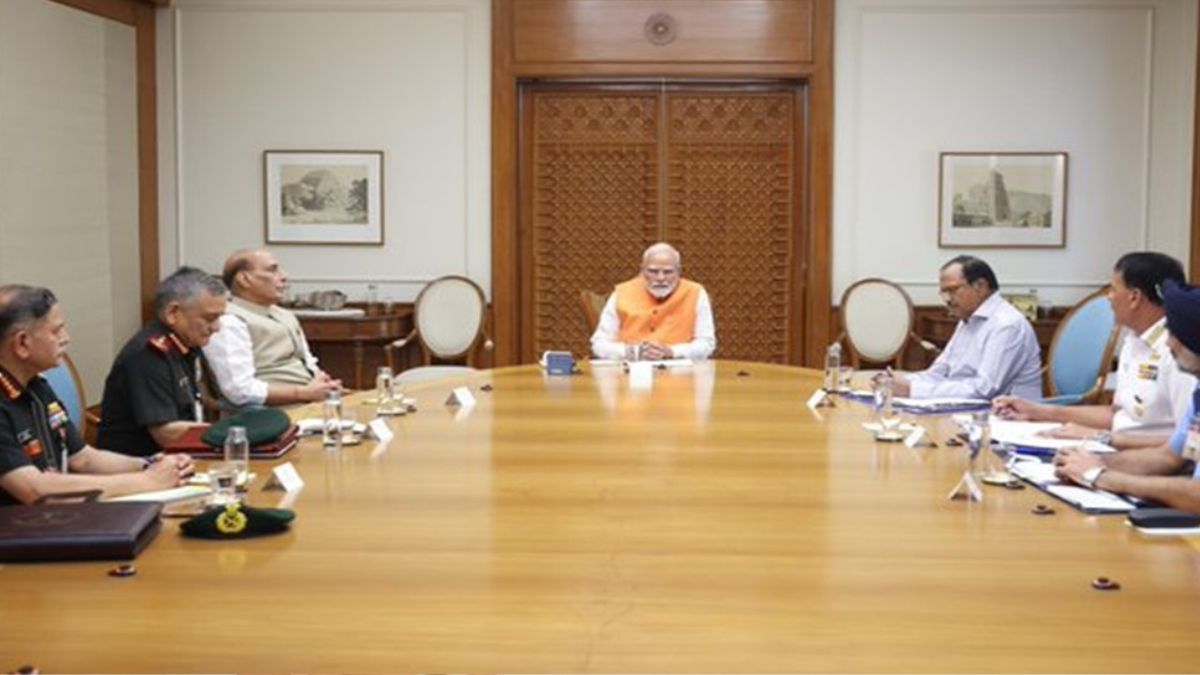 Pahalgam Terror Attack: पंतप्रधान मोदींनी सशस्त्र दलांना पाकिस्तान वर कारवाईसाठी दिली पूर्ण मुभा; सरकारी सूत्रांची माहिती