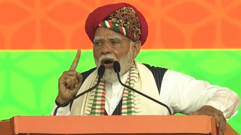 PM Modi Warns Pakistan: 'शांततेत भाकरी खायची नसेल तर आमच्या गोळी खा...';  पंतप्रधान मोदींचा पाकिस्तानला कडक इशारा