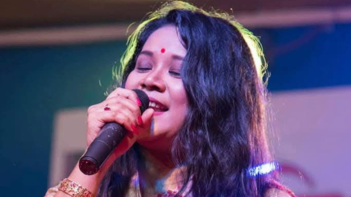 Gayatri Hazarika Passes Away: प्रसिद्ध आसामी गायिका गायत्री हजारिका यांचे कर्करोगाने निधन; 44 व्या वर्षी घेतला अखेरचा श्वास