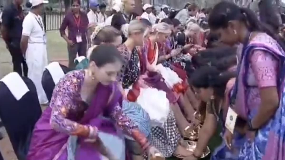 Miss World 2025: तेलंगणामध्ये भारतीय महिलांनी धुतले मिस वर्ल्ड स्पर्धकांचे पाय; व्हिडीओ व्हायरल, मंत्री जी किशन रेड्डी यांची टीका (Video)