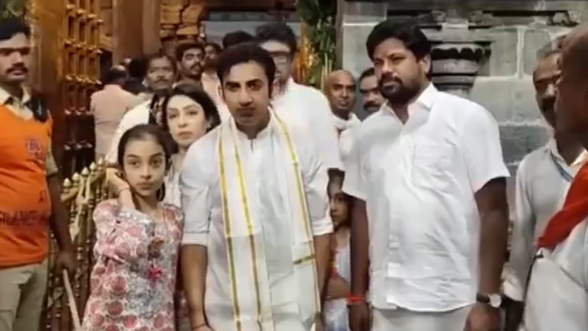 Gautam Gambhir Visit Sri Venkateswara Swamy Temple in Tirumala: इंग्लंड दौऱ्यापूर्वी गौतम गंभीरने घेतले श्री वेंकटेश्वराचे दर्शन; सिद्धिविनायक मंदिरानंतर तिरुमला येथील सपत्नीक केली पूजा (Video)