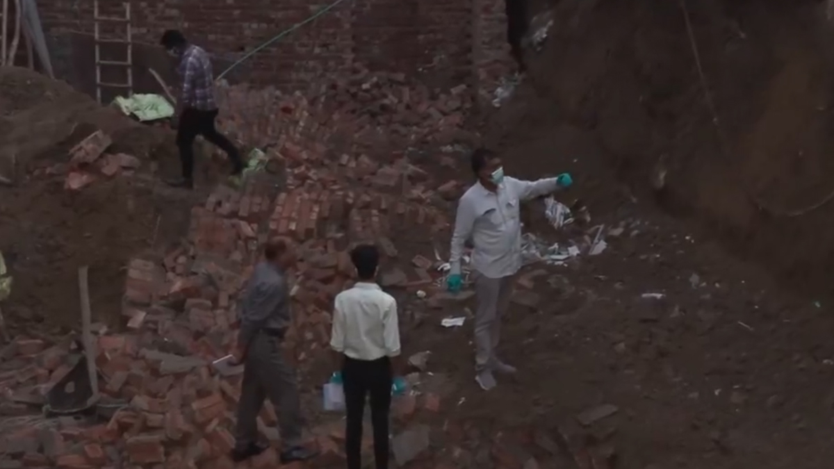 Delhi Builiding Collapased: दिल्लीतील पहाडगंजमध्ये बांधकाम सुरू असलेली इमारत कोसळली, 2 जणांचा मृत्यू