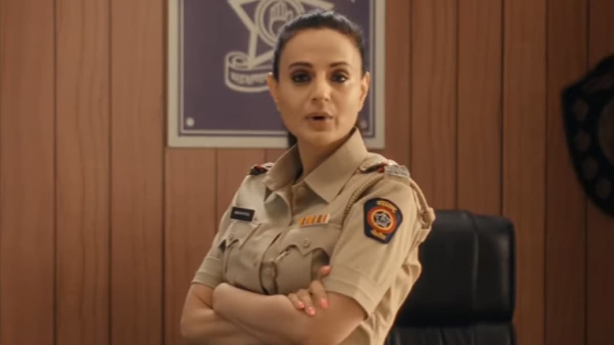 डेटिंग अॅप घोटाळ्यांबद्दल जागृकता वाढवण्यासाठी Amisha Patel  थेट पोलीस गणवेशात; Maharashtra Cyber ​​Cell कडून व्हिडीओ पोस्ट (Video)