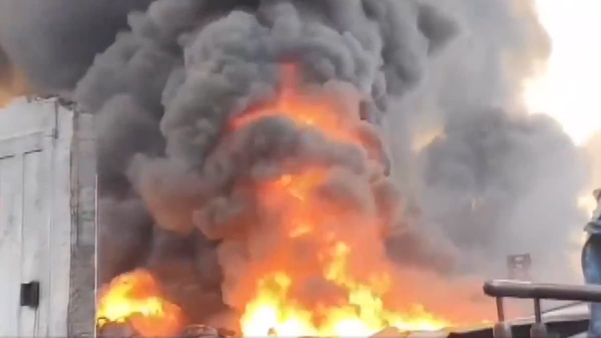 Bhiwandi Fire: भिवंडीच्या वाडपे परिसरातील रिचलँड कॉम्प्लेक्समध्ये भीषण आग, अग्निशमन दलाच्या गाड्या घटनास्थळी दाखल