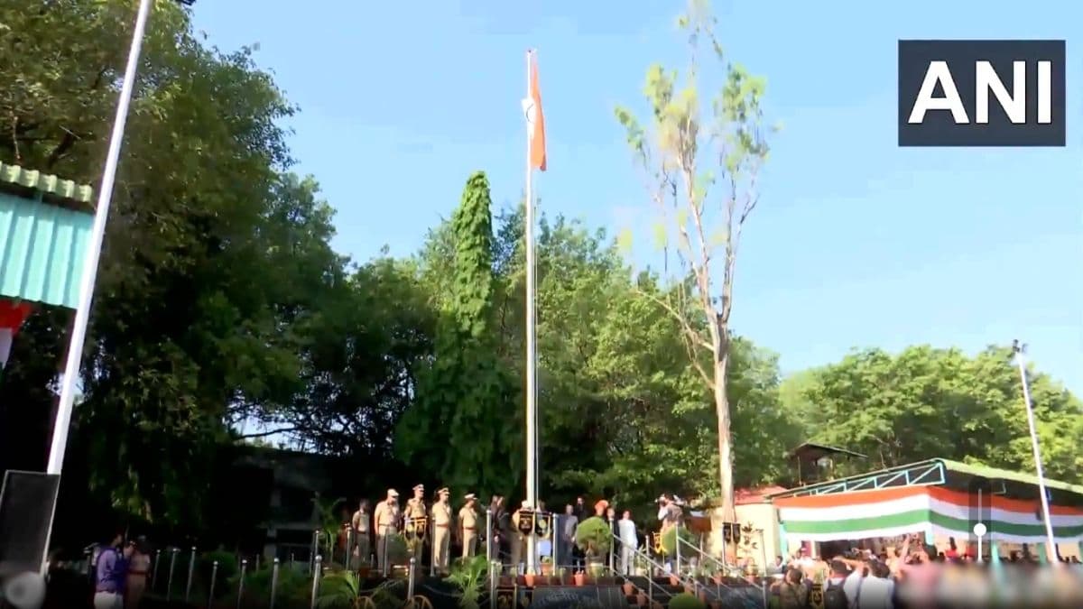 Maharashtra Day PM Narendra Modi Sends Wishes: पंतप्रधान नरेंद्र मोदी यांच्याकडून महाराष्ट्र दिन 2025 निमित्त राज्यातील जनतेस शुभेच्छा; अजित पवार यांनी केले ध्वजारोहण