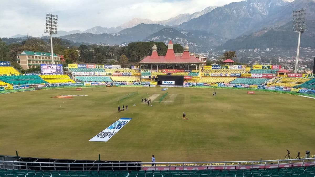PBKS vs LSG, TATA IPL 2025 54th Match Pitch Report: धर्मशाळेत पंजाबचे फलंदाज की लखनौचे गोलंदाज कोणाचे वर्चस्व, सामन्यापूर्वी खेळपट्टीचा अहवाल जाणून घ्या