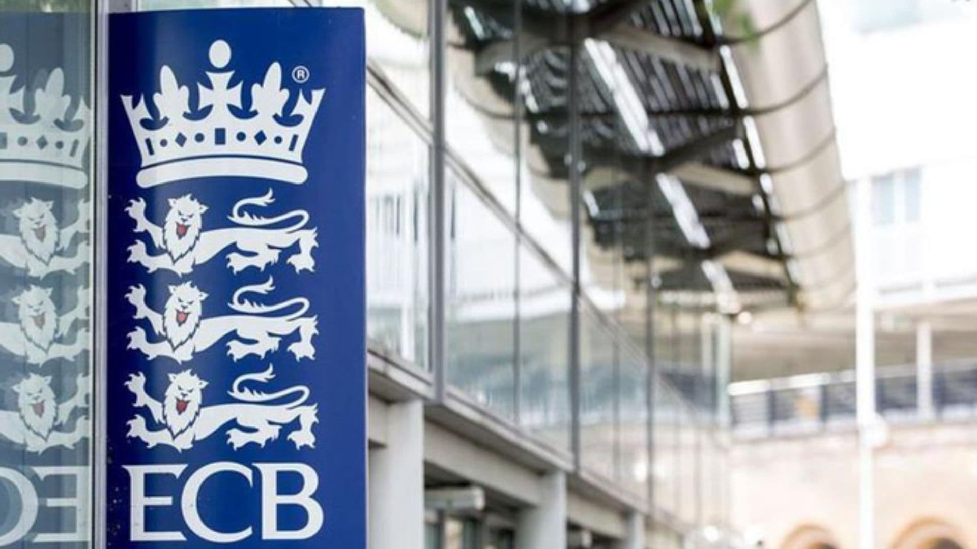 England मध्ये महिला आणि लहान मुलींच्या क्रिकेटमध्ये खेळण्यास ट्रान्सजेंडरना बंदी; ECBचा मोठा निर्णय