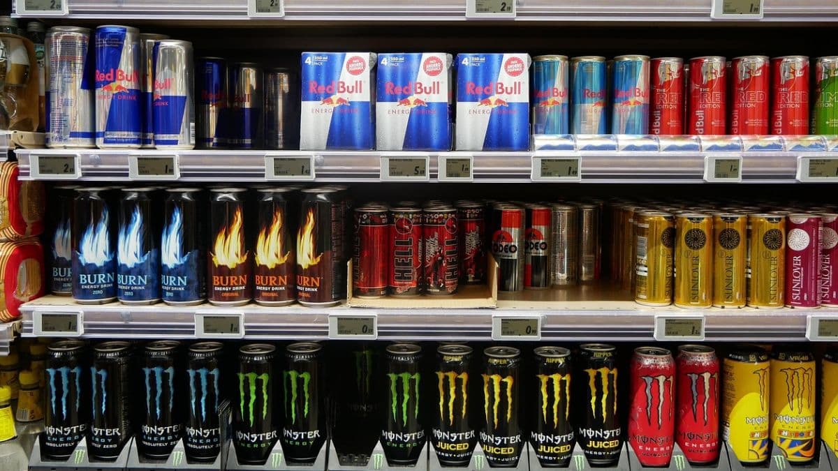 Energy Drink May Increase Risk Of Blood Cancer: एनर्जी ड्रिंक्सचे सेवन करत असाल तर व्हा सावध! वाढू शकतो रक्ताच्या कर्करोगाचा धोका, अभ्यासात समोर अली धक्कादायक माहिती