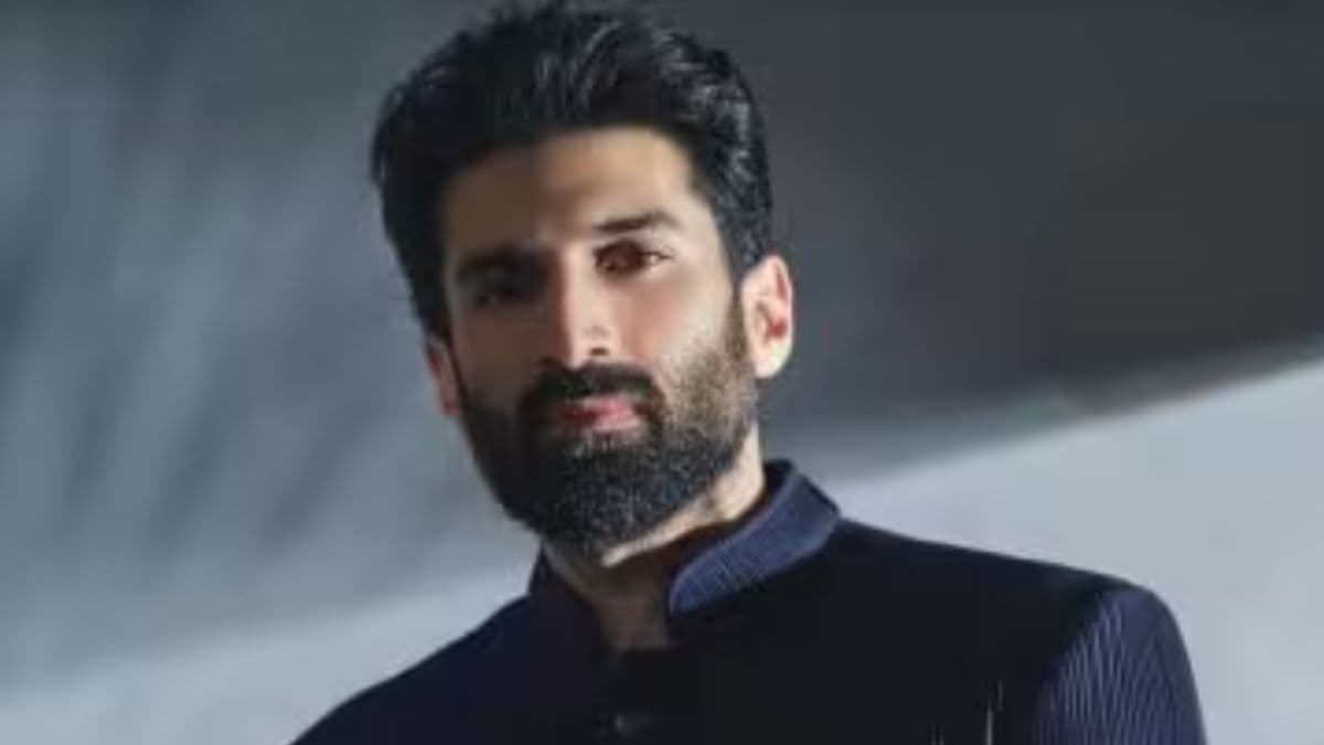 Aditya Roy Kapur च्या वांद्रे येथील घरी महिला फॅन चा घुसण्याचा प्रयत्न; पोलिसांत तक्रार दाखल