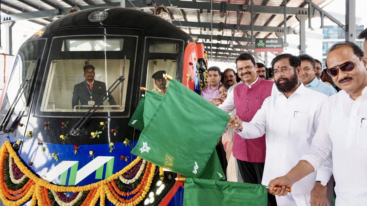 Mumbai Metro 9 Update: मुख्यमंत्री देवेंद्र फडणवीस यांनी दाखवला दहिसर (पूर्व) ते मीरा-भाईंदरला जोडणाऱ्या मुंबई मेट्रो-9 च्या ट्रायल रनला हिरवा झेंडा; जाणून घ्या कधी सुरु होणार