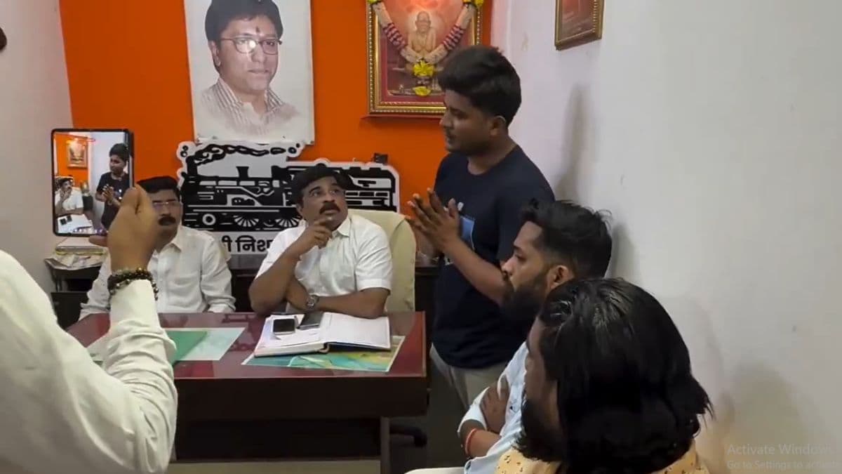 Domino's Pizza Delivery Boy Marathi Row: 'मराठी नाही बोलत तर पैसे नाही' च्या मुंबईतील त्या वायरल व्हिडिओमागील खरं आलं समोर;   पिझ्झा डिलिव्हरी बॉय ने मनसे कार्यालयात मागितली माफी
