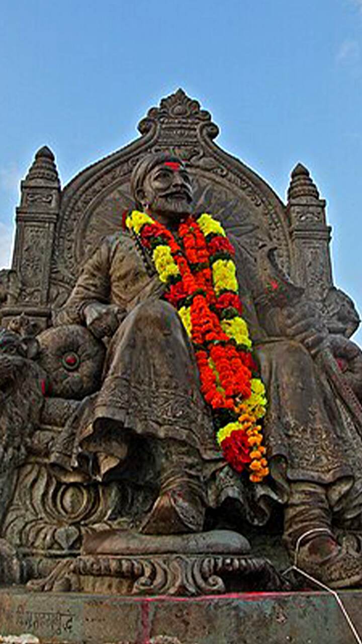 Shiv Rajyabhishek Din 2025: छत्रपती शिवाजी महाराजांच्या पराक्रमाची गाथा सांगणार्‍या या गडकिल्ल्यांना एकदा नक्की भेट द्या
