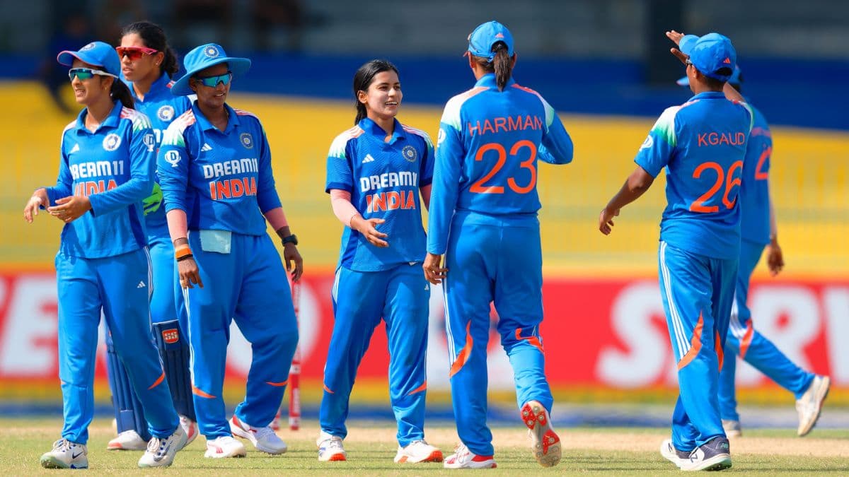 India Beat Sri Lanka Tri-Nation Series 2025 Final Match: श्रीलंकेचा पराभव करुन भारताने जिंकली तिरंगी मालिका, स्मृतीनंतर स्नेह आणि अमनजोत कौर यांनी केला चमत्कार