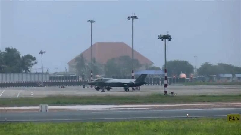 British F-35 Fighter Jet Emergency Landing: ब्रिटिश नौदलाच्या लढाऊ विमानाचे केरळच्या तिरुअनंतपुरम आंतरराष्ट्रीय विमानतळावर आपत्कालीन लँडिंग