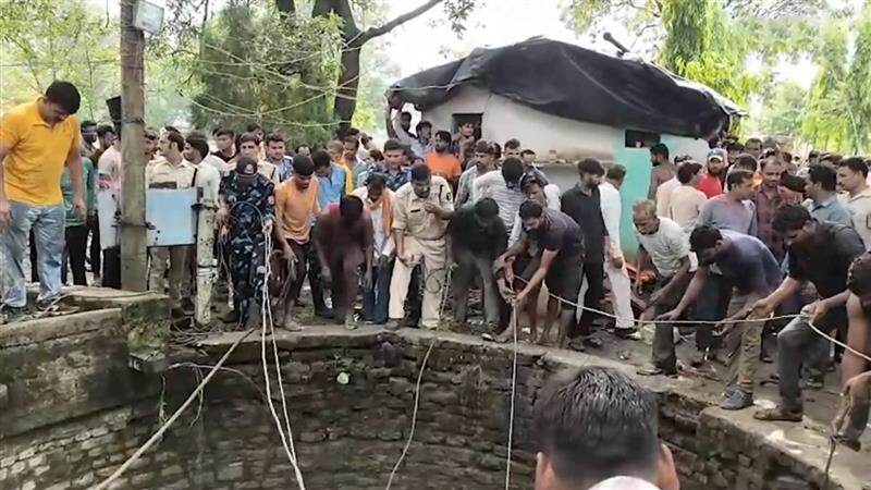 Youths Die of Poisonous Gas in Well: मध्य प्रदेशात मोठी दुर्घटना! विहिरीत पडलेल्या गायीला वाचवण्यासाठी गेलेल्या 5 तरुणांचा विषारी वायूमुळे मृत्यू