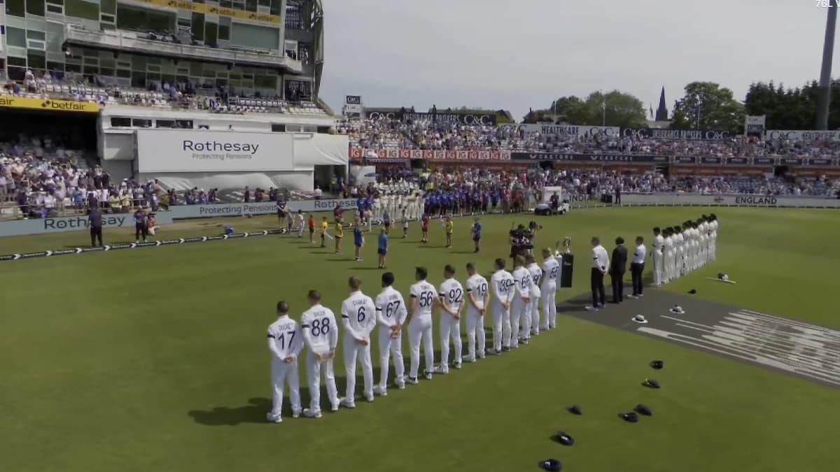 India vs England 2025: भारत विरुद्ध इंग्लंड सामन्याच्या तिसऱ्या दिवशी खेळाडूंनी डेव्हिड लॉरेन्स यांना वाहिली श्रद्धांजली; हाताला काळी पट्टी बांधून खेळाडू उतरे मैदानात