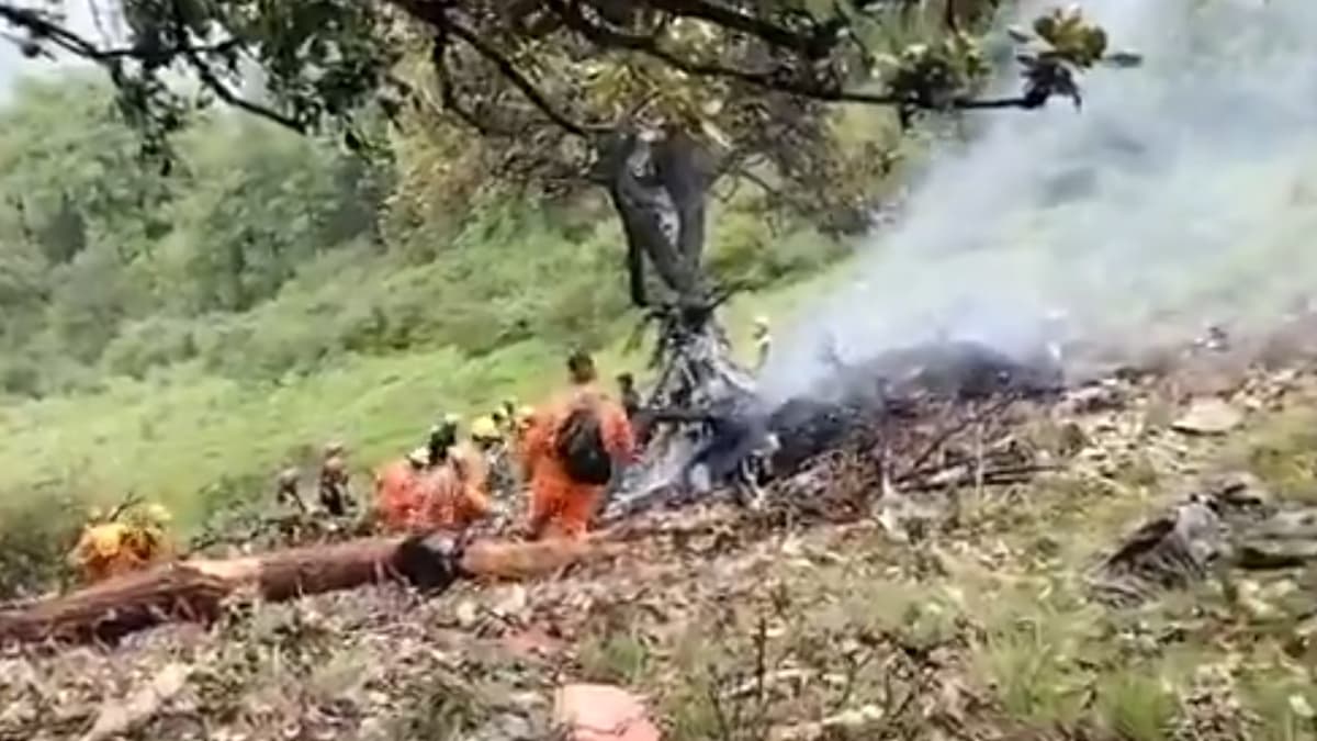 Kedarnath Helicopter Crash: केदारनाथ मंदिराजवळ खराब दृश्यमानतेमुळे हेलिकॉप्टर अपघात; सर्व 7 जणांचा मृत्यू