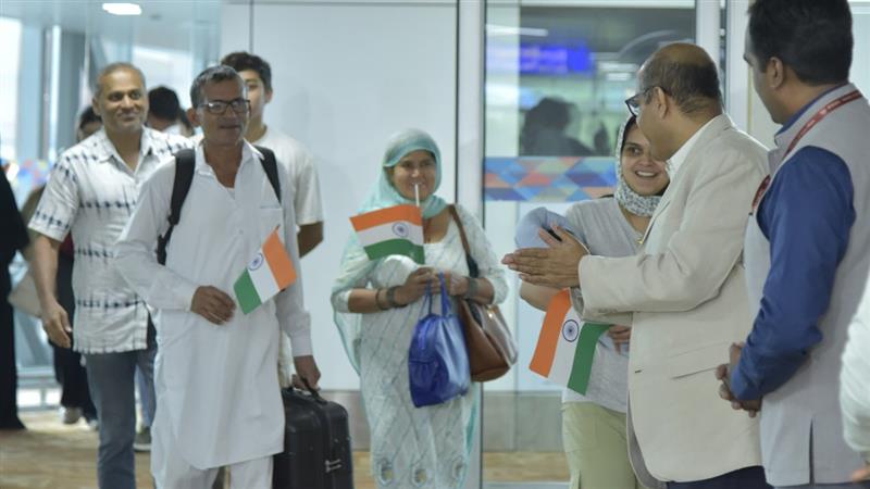 Operation Sindhu: ऑपरेशन सिंधू अंतर्गत इराणमधून 310 भारतीय विद्यार्थ्यांना घेऊन येणारे विमान दिल्लीत पोहोचले