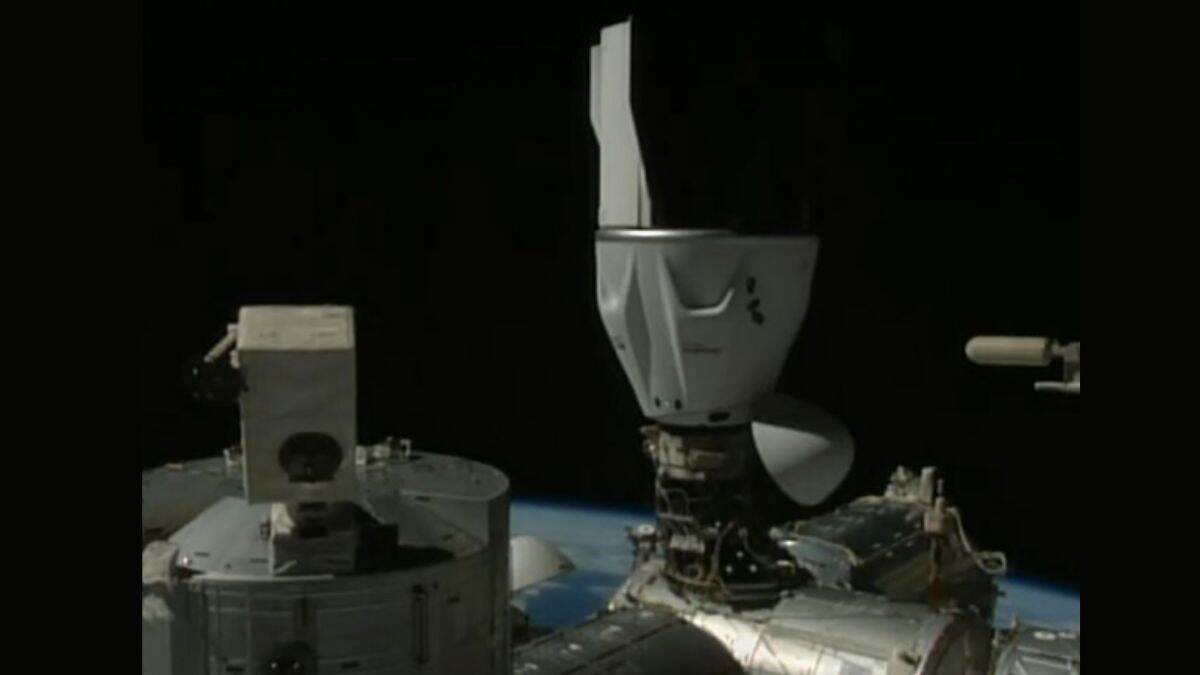 Axiom 4 Mission: इस्रोचे शुभांशु शुक्ला आणि आंतरराष्ट्रीय अंतराळवीर SpaceX Dragon द्वारे ISS वर पोहोचण्यात यशस्वी