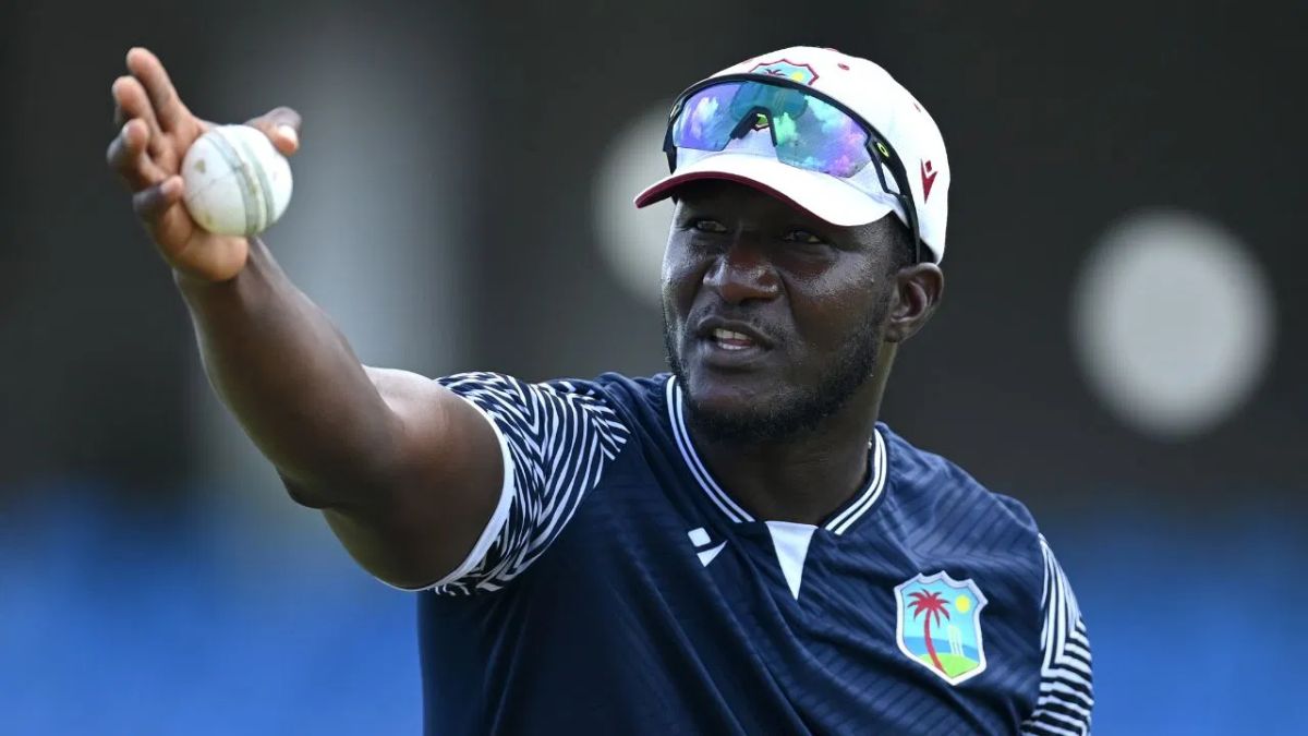 अंपायरच्या निर्णयांवर नाराजी व्यक्त केरने Darren Sammy ला पडले महागात; ICC ने 15 टक्के मॅच फी आणि डिमेरिट पॉइंट्सचा ठोठावला दंड