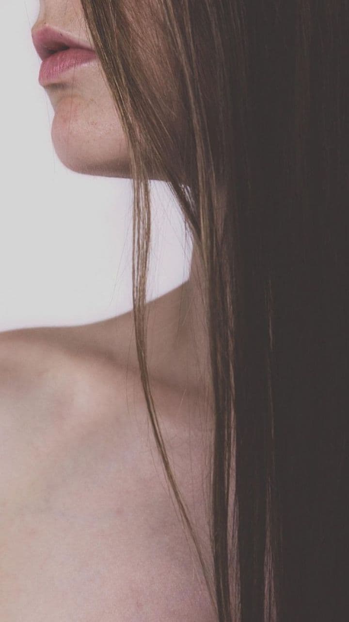 Monsoon Hair Care Tips: पावसाळ्यात केस गळती रोखायला मदत करतील या टीप्स
