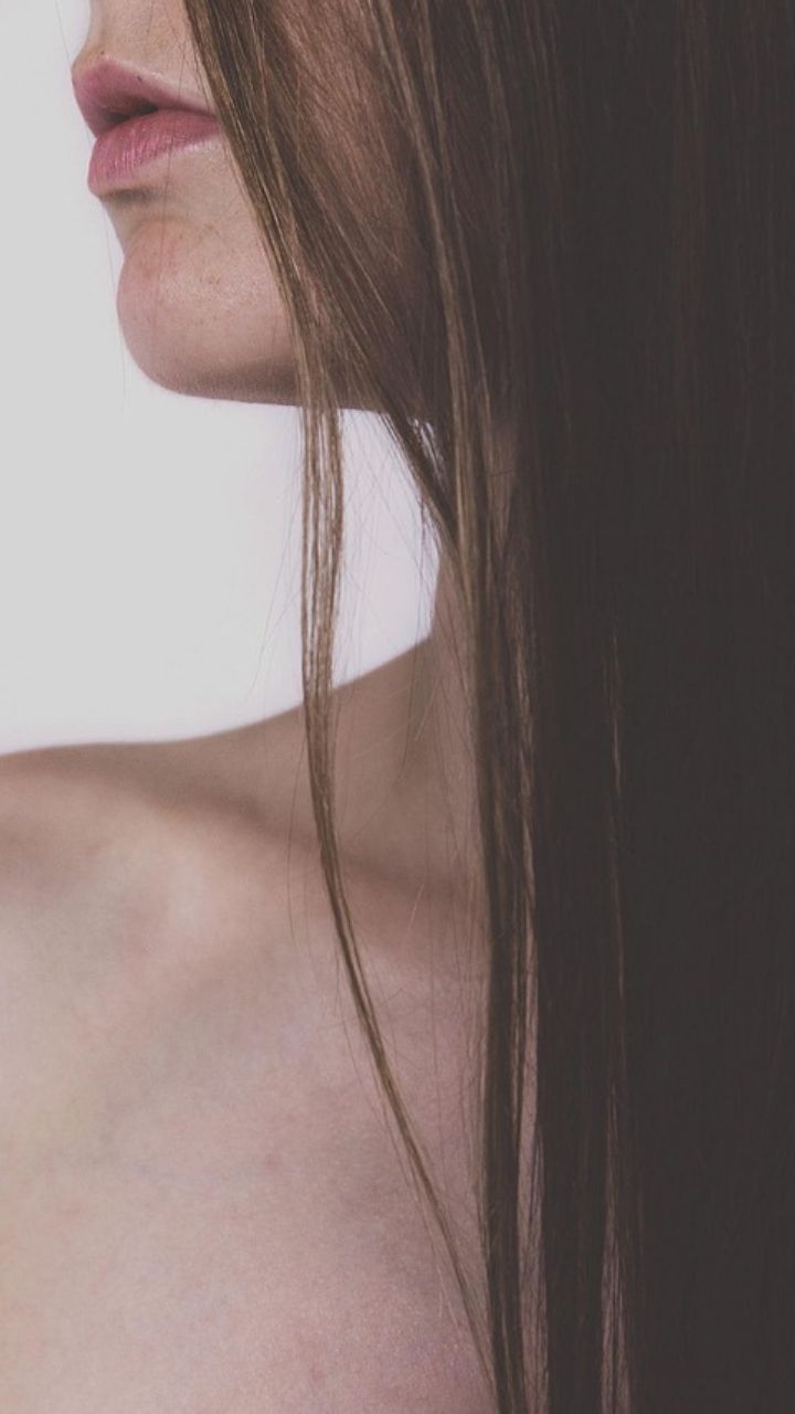 Monsoon Hair Care Tips: पावसाळ्यात केस गळती रोखायला मदत करतील या टीप्स