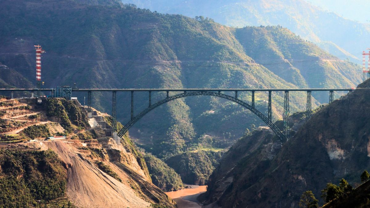 Chenab Rail Bridge: पंतप्रधान नरेंद्र मोदी जम्मूमध्ये 6 जून रोजी करणार जगातील सर्वात उंच असलेल्या चिनाब रेल्वे पुलाचे उद्घाटन; जाणून घ्या वैशिष्ट्ये