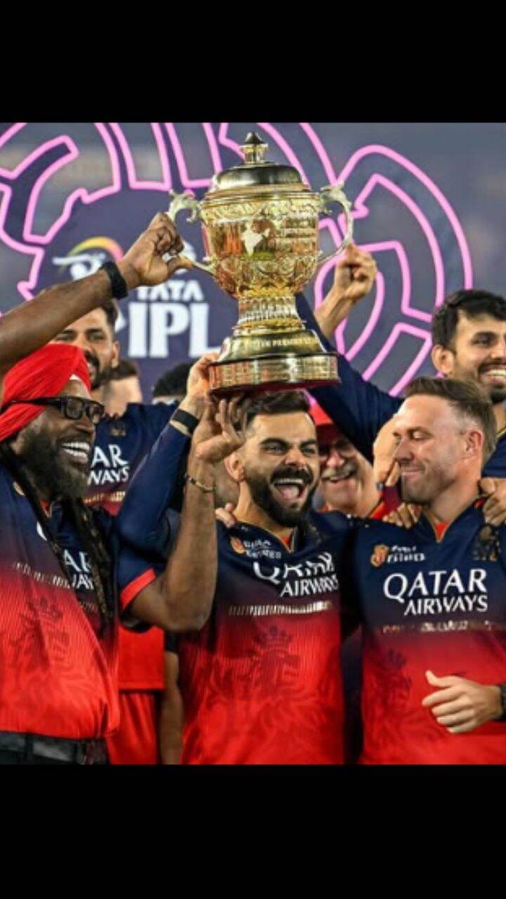 भावनिक Virat Kohli ते AB de Villiers ची उपस्थिती; विजेत्या RCB च्या सेलिब्रेशनचे क्षण