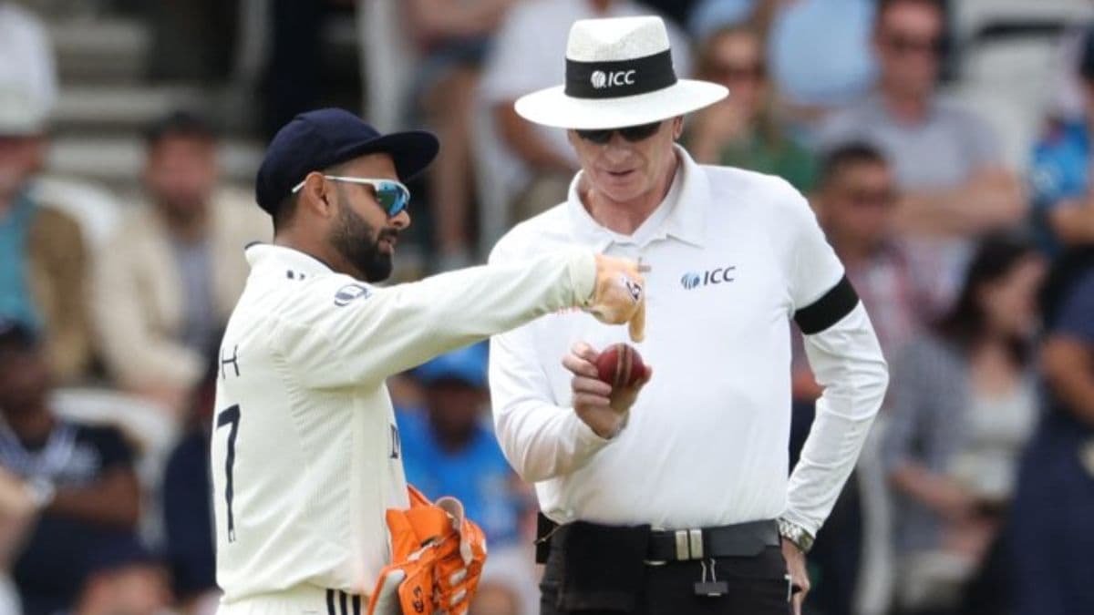 Rishabh Pant ला अंपायरशी वाद घालण्याची मिळाली शिक्षा, ICC कडून जोरदार फटकार!