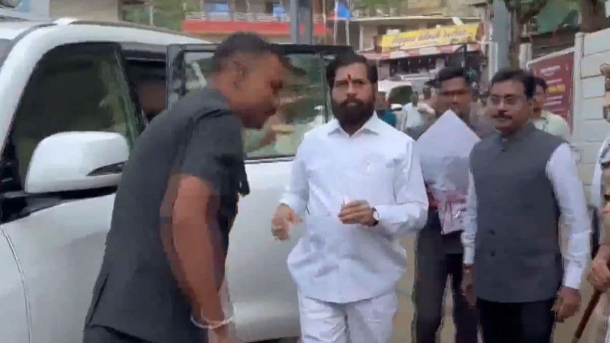 Shivrajyabhishek Din 2025: शिवराज्याभिषेक दिन उपमुख्यमंत्री Eknath Shinde पोहचले रायगडावर; शिवरायांना अभिवादन (Watch Video)