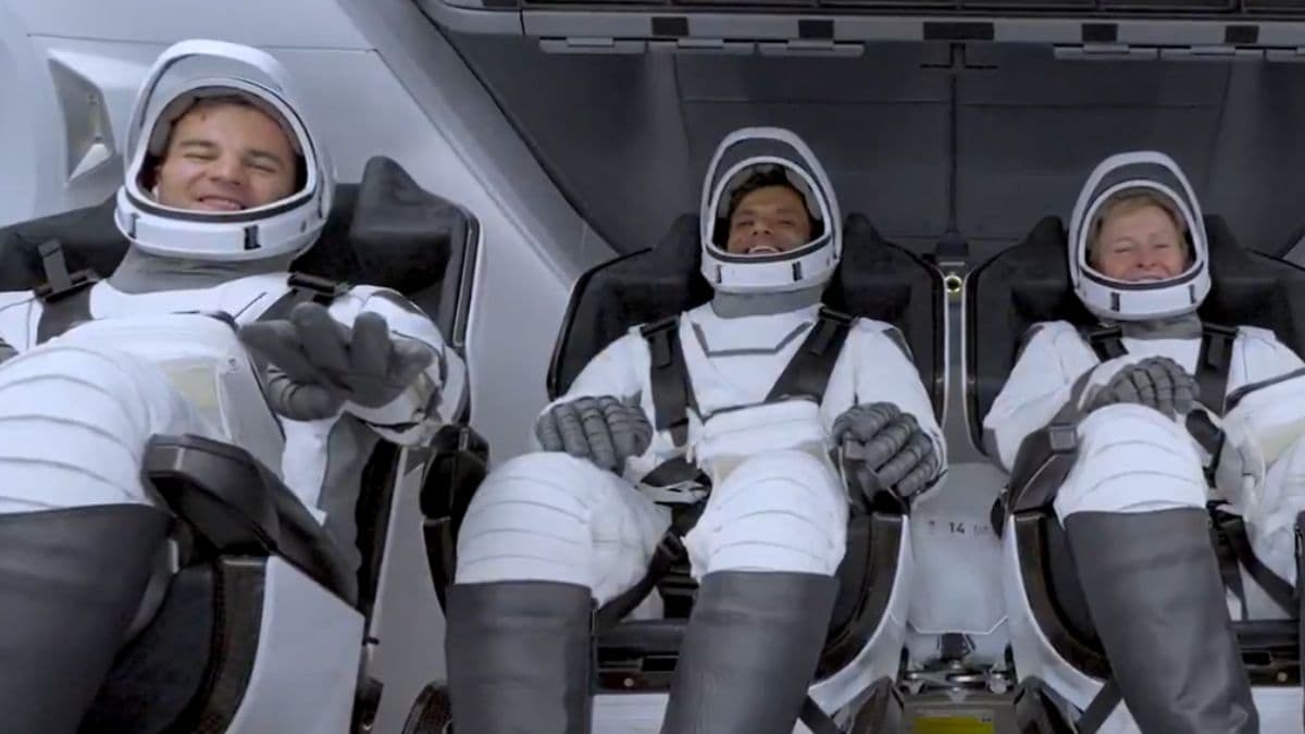 Shubhanshu Shukla’s First Message From Space:   '41 वर्षांनंतर भारत पुन्हा अवकाशात...' प्रवासादरम्यान स्पेस मधून शुभांशू शुक्ला यांचा भावनिक संदेश (Watch Video)
