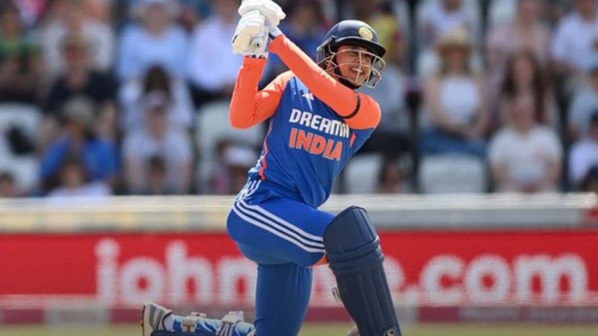 INDW vs ENGW, 1st T20I Match 2025 Scorecard: पहिल्या टी-20 सामन्यात टीम इंडियाने इंग्लंडला दिले 211 धावांचे लक्ष्य, स्मृती मानधनाने झळकावले शानदार शतक