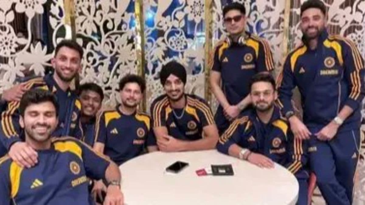 Ind Vs Eng: पाच कसोटी सामन्यांच्या मालिकेसाठी टीम इंडिया इंग्लंडमध्ये दाखल, 'गिल अँड कंपनी' उत्साहात; पाहा व्हिडिओ
