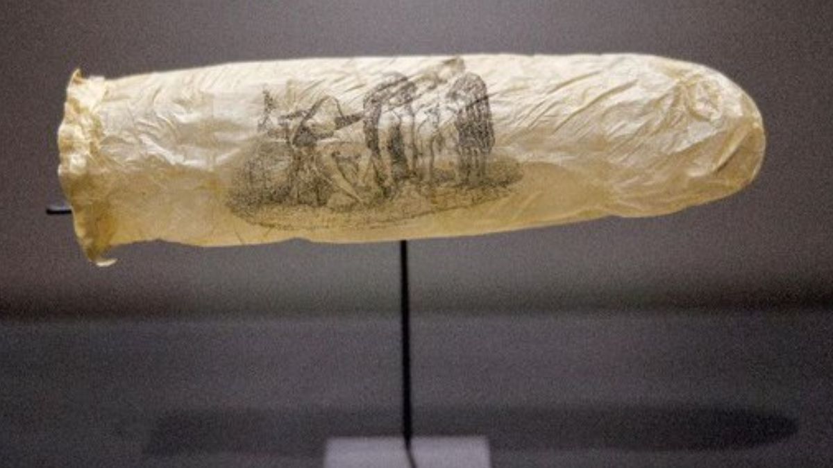 200-Year-Old Condom At Dutch Museum: नेदरलँड्सच्या संग्रहालयात तब्बल 200 वर्षे जुन्या कंडोमचे प्रदर्शन; मेंढीच्या आतड्यापासून तयार केला होता