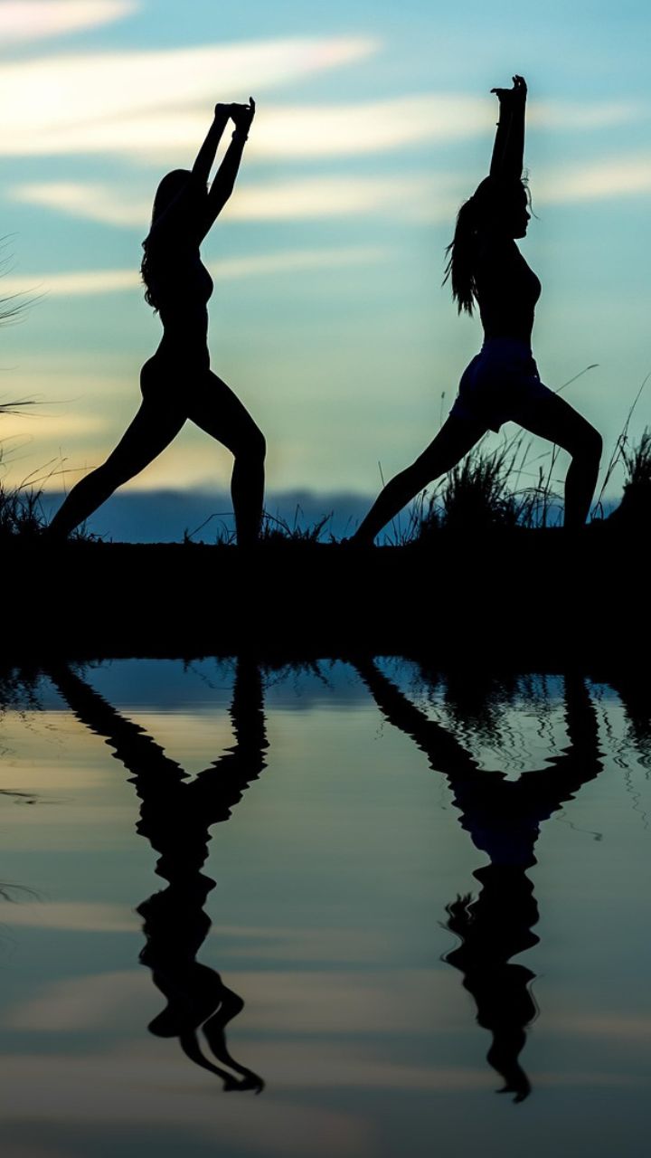 Yoga Pose For Beginners: योगाभ्यासाची सुरवात असणार्‍यांसाठी सहजसोपी आसनं