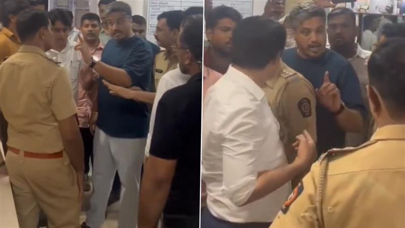 Rohit Pawar Threatens Cops: 'आवाज खाली करा...'; मुंबईच्या आझाद मैदान पोलिस स्टेशनमध्ये रोहित पवारांची पोलिसांना धमकी दिली, पहा व्हिडिओ