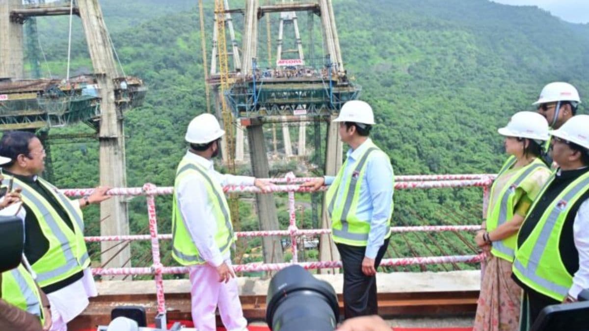 Pune-Mumbai Missing Link Project: पुणे व मुंबईला जोडणारा मिसिंग लिंक प्रकल्प या वर्षअखेरीस कार्यान्वित होईल; CM Devendra Fadnavis यांची माहिती