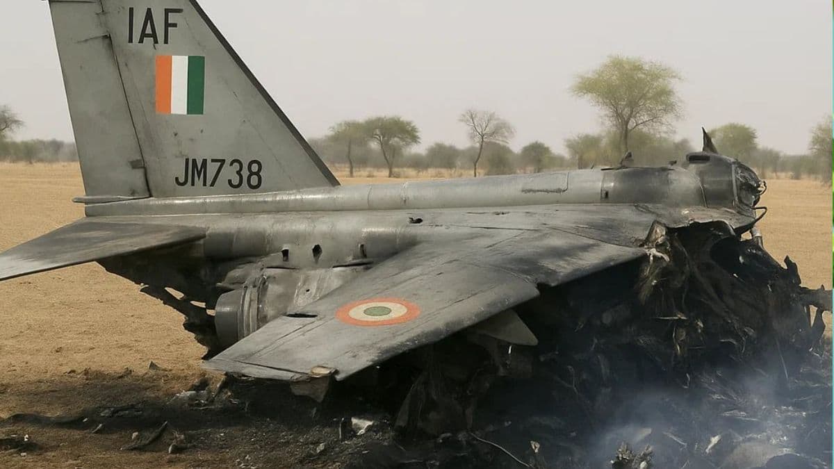 Rajasthan Fighter Plane Crash: राजस्थानच्या रतनगढ भागातील भानुदा गावात भारतीय हवाई दलाचं  विमान क्रॅश