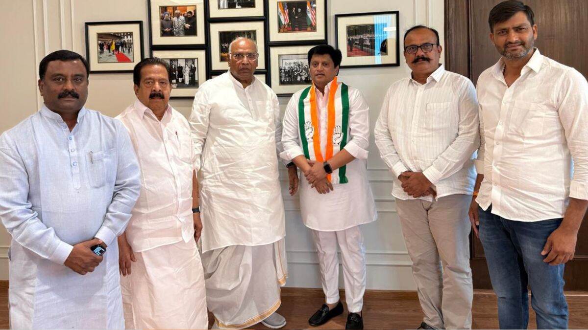 Rajendra Mulak Returns to Congress: माजी मंत्री राजेंद्र मूळक यांच्यावरील निलंबनाची कारवाई मागे