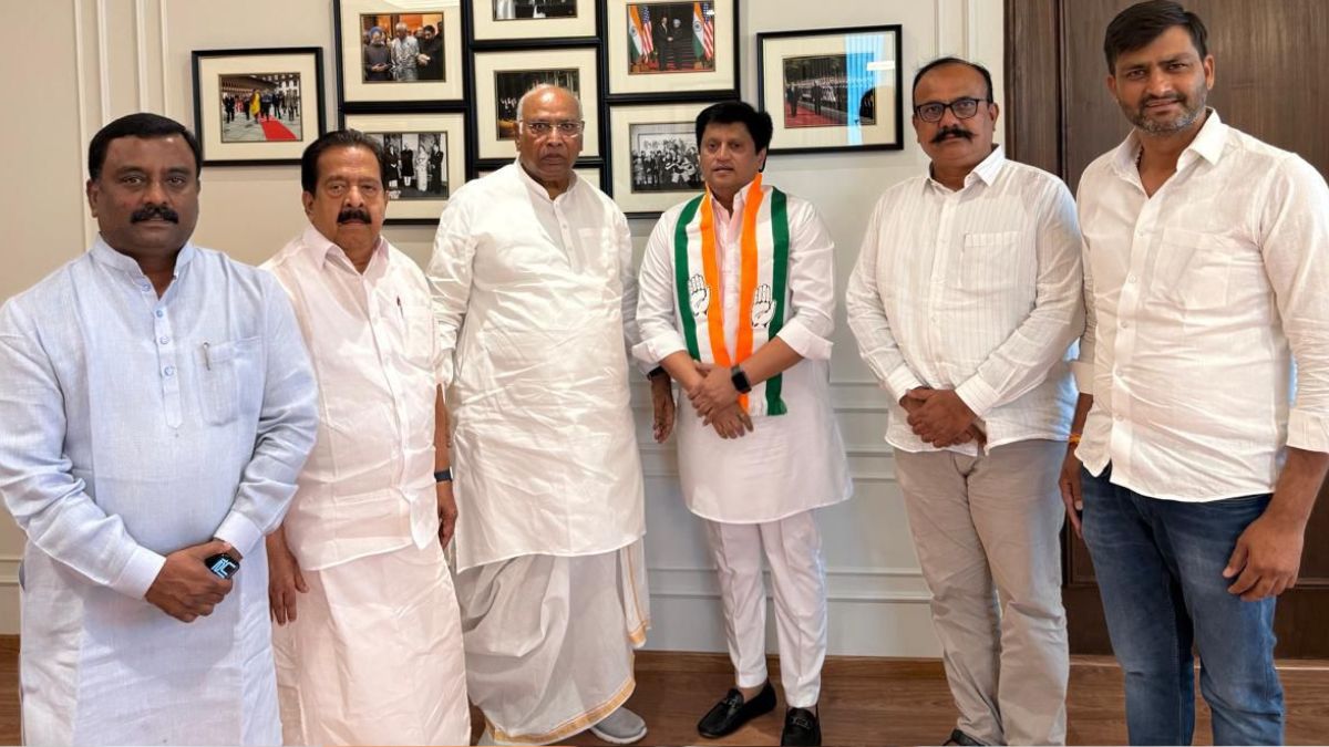 Rajendra Mulak Returns to Congress: माजी मंत्री राजेंद्र मूळक यांच्यावरील निलंबनाची कारवाई मागे