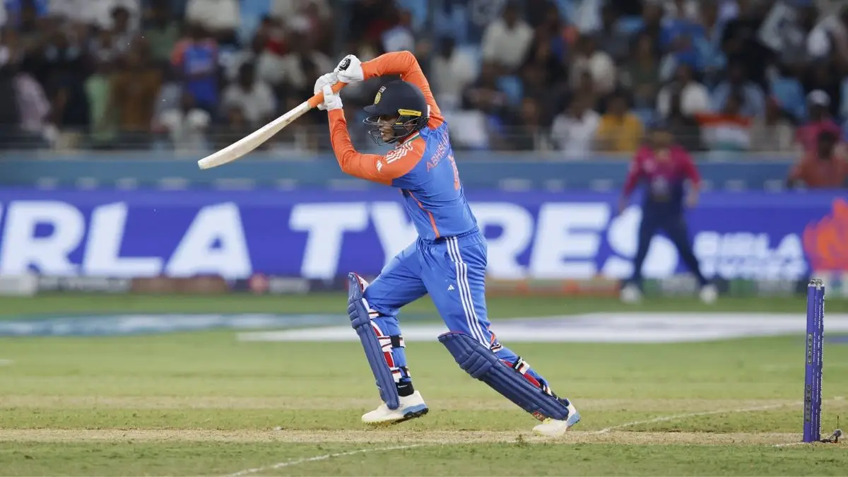 Abhishek Sharma Milestone: अभिषेक शर्मा रोहित शर्माच्या खास क्लबमध्ये; टी-२० च्या पहिल्याच चेंडूवर षटकार मारून रचला इतिहास
