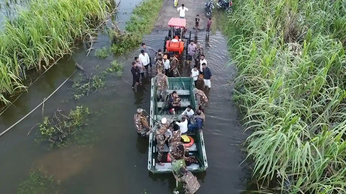 परभणी जिल्ह्यात पूरग्रस्त भागात भारतीय लष्कराचे मदत कार्य सुरू, जोरदार बचाव आणि आपत्ती व्यवस्थापन
