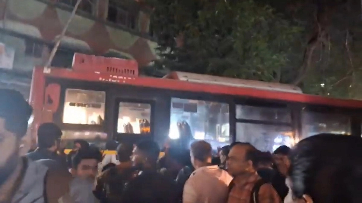 Bhandup Accident Video: भांडुप स्थानकाजवळ बेस्ट बसचा भीषण अपघात; 4 जणांचा मृत्यू, 14 जखमी