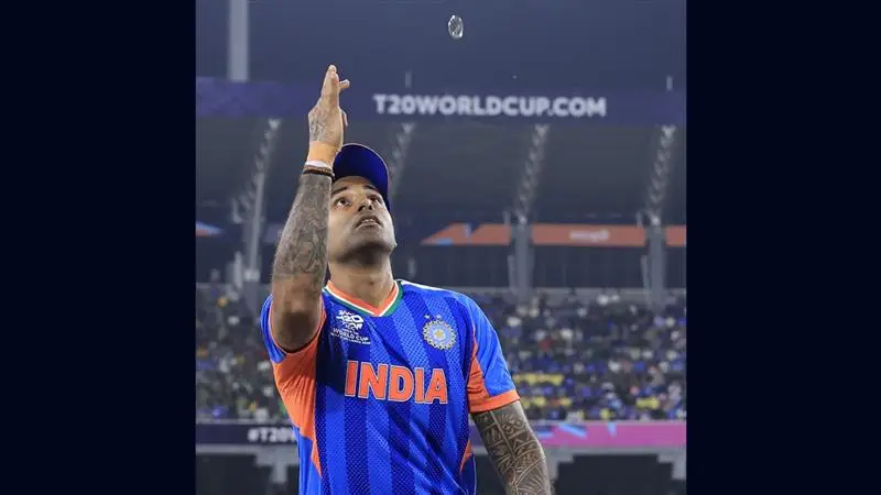 India vs Pakistan Handshake: टॉस दरम्यान सूर्यकुमार आणि सलमान आगाने टाळले हस्तांदोलन; मैदानाबाहेर चर्चांना उधाण