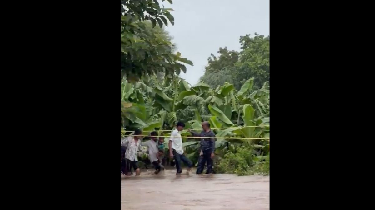 अचानक पूर येण्याचा धोका जळगाव: अंजली नदीला मोठा पूर; पारोळा-भडगाव मार्गावरील संपर्क पूर्णपणे खंडित