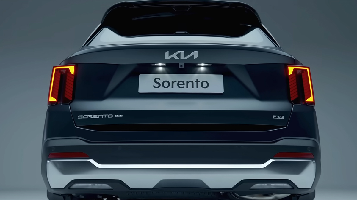 2026 Kia Sorento: फॉर्च्युनरला टक्कर देणार किआ सोरेंटो, दमदार हायब्रिड इंजिन-प्रीमियम फीचर्स, 40 लाखांची अंदाजित किंमत
