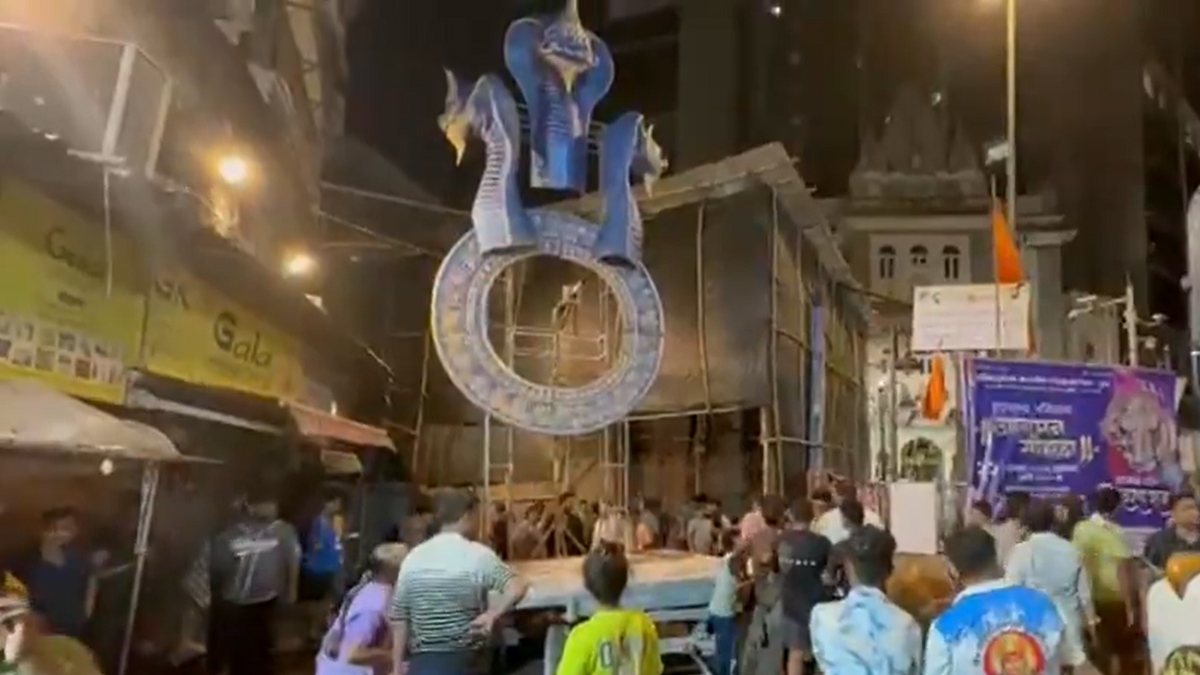 Bhuleshwar Cha Raja Collapses During Procession: 'भुलेश्वरचा राजा' आगमन मिरवणूक दुर्घटनेत दोघांचा मृत्यू, परिसरातील आजचे आगमन सोहळे रद्द