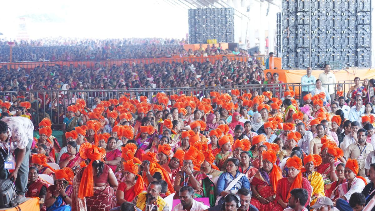 Ladki Bahin Yojana:  ई-केवायसी पडताळणीनंतर लाडकी बहीण योजना लाभार्थींच्या संख्येत मोठी घट; RTI मधून माहिती उघड