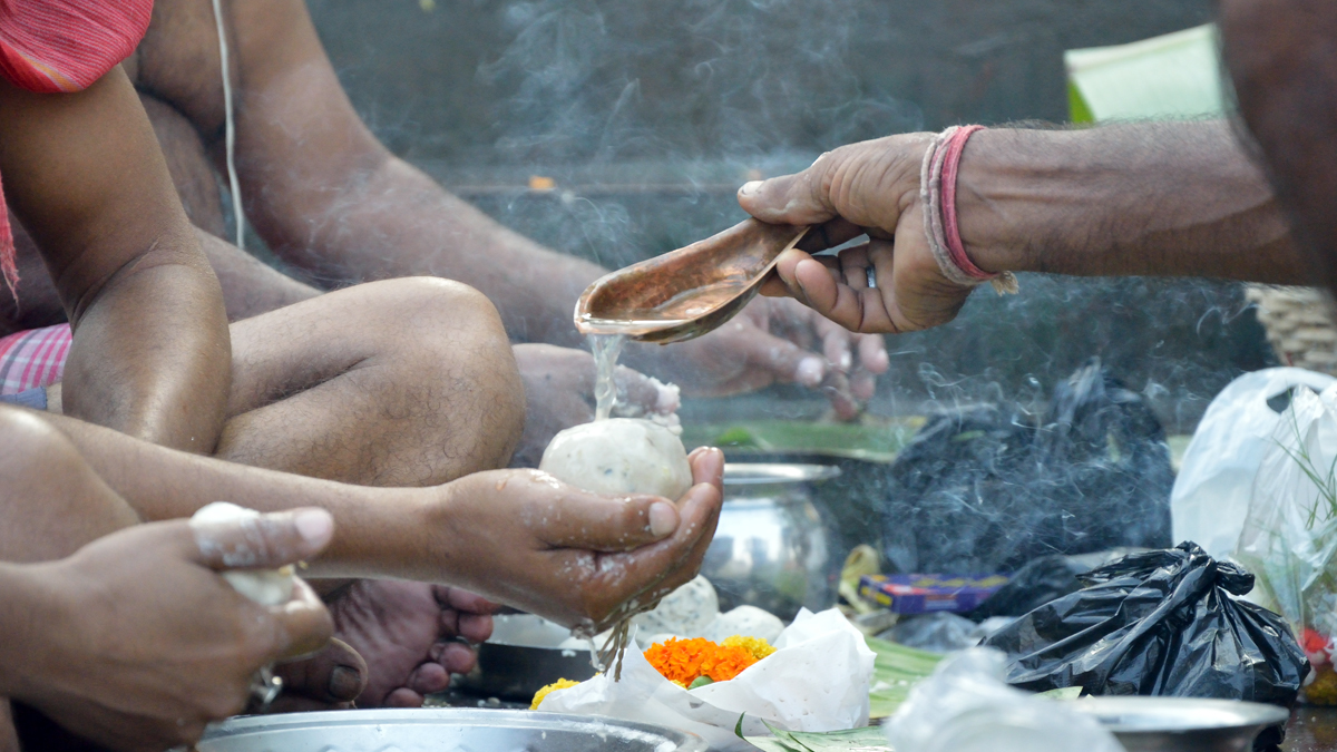 Shradh Start and End Date 2026: पूर्वजांचे स्मरण आणि आशीर्वादाचा 16 दिवसांचा पवित्र काळ; जाणून घ्या श्राद्ध, तर्पण आणि पिंडदानाचे संपूर्ण वेळापत्रक!